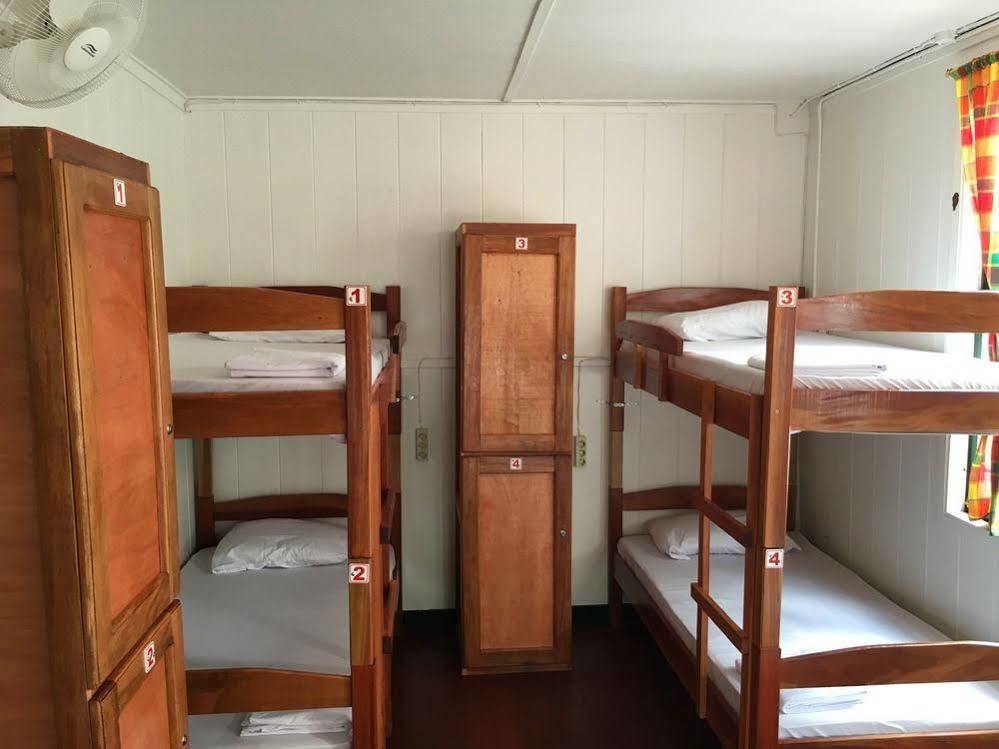Guesthouse De Kleine Historie Paramaribo Bagian luar foto