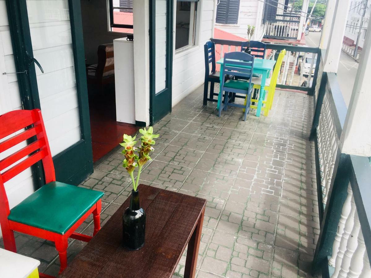 Guesthouse De Kleine Historie Paramaribo Bagian luar foto
